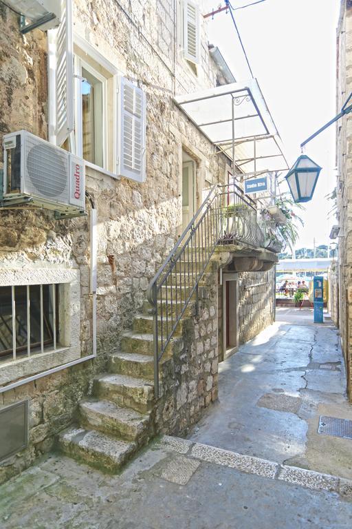 Riva Apartment Hvar Town