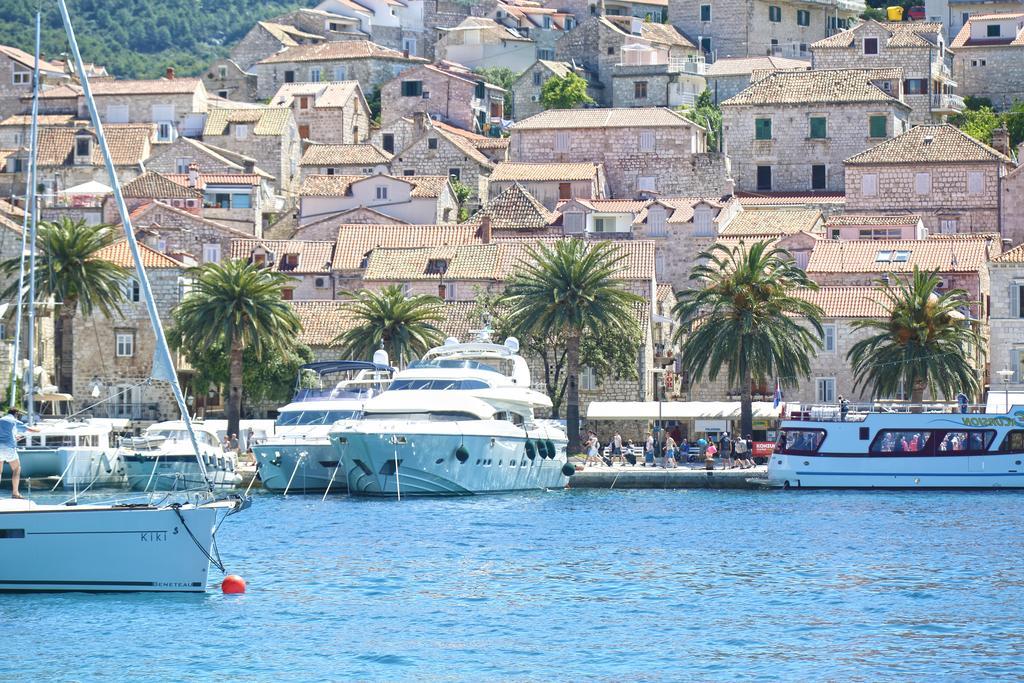 Riva Apartment Hvar Town