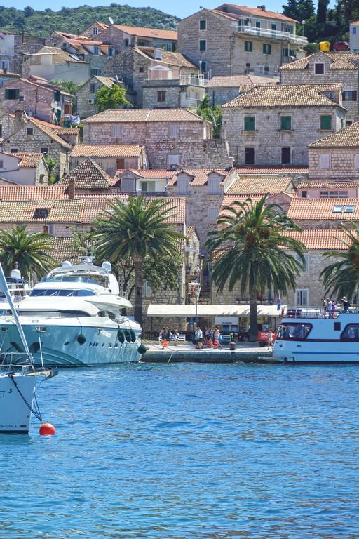Riva Apartment Hvar Town