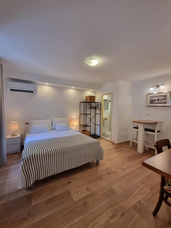 Riva Apartment Hvar Town